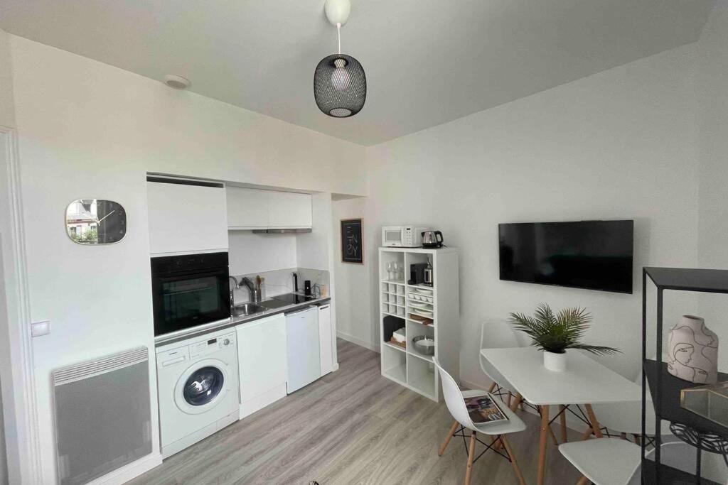 L'Oiseau Bleu Appt 2 Pieces , 150 M De La Plage Apartment Blonville-sur-Mer Bagian luar foto